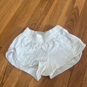 White size 2 2.5s lululemon shorts